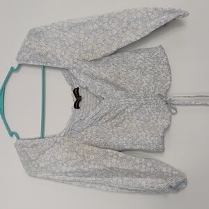 Almost Famous Light Blue Ditsy Floral Smocked Crop Blouse w/Front Seam - M